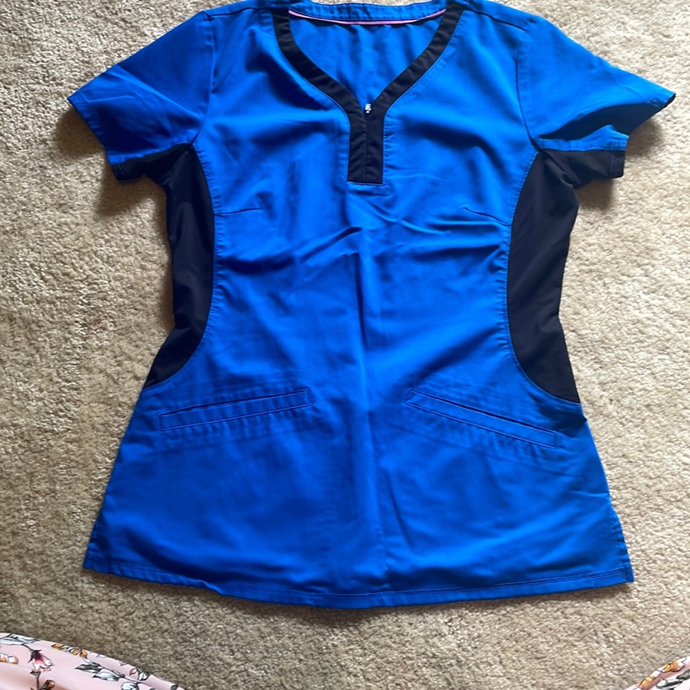 Cute fitted Heartsoul scrub top
